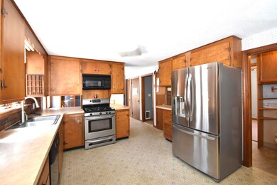 7 Whispering Pines Ln, Raymond, ME 04071 - photo 3