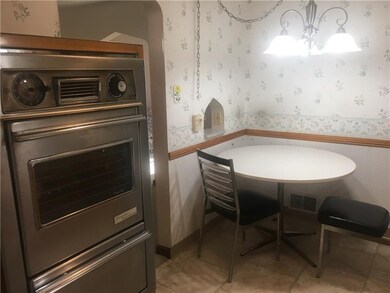 Kitchen, Double Oven, table space