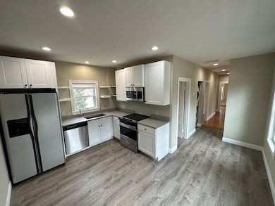 284 Central St unit 2, Mansfield, MA 02048 - photo 2