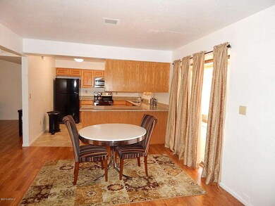 Dining to Kitchen