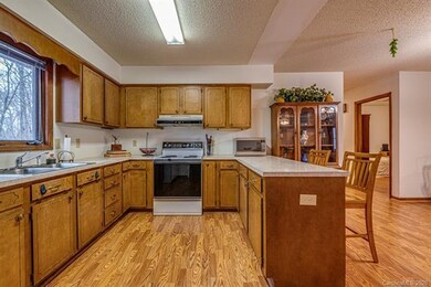 8704 Karibuni Dr unit B, Waxhaw, NC 28173 - photo 2