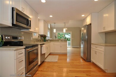 9 Tanglewood Dr, Greenville, RI 02828 - photo 3