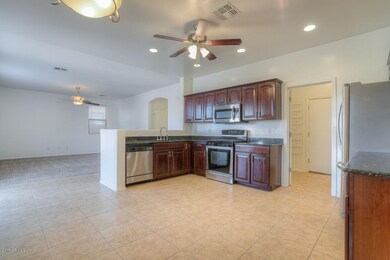 005-Kitchen