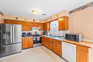 19 Daniel St, Rensselaer, NY 12144 - photo 5