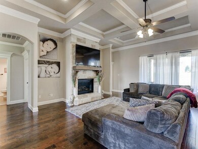 4402 Twin Oak Ct, Granbury, TX 76049 - photo 7