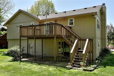 Huge Back Deck and Covered Back Patio!!