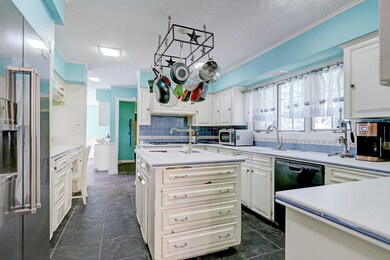 11735 Winshire Cir, Houston, TX 77024 - photo 5