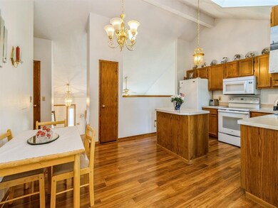 1907 Thornton Ct, Des Moines, IA 50320 - photo 7