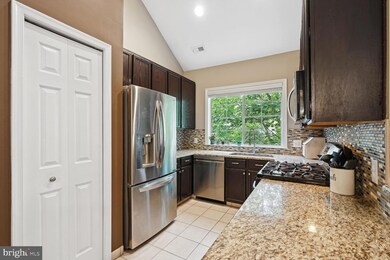 12461 Hayes Ct unit 304, Fairfax, VA 22033 - photo 7
