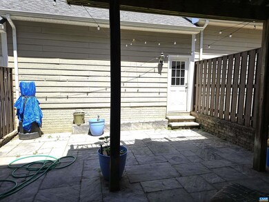 927 Bing Ln, Charlottesville, VA 22903 - photo 4