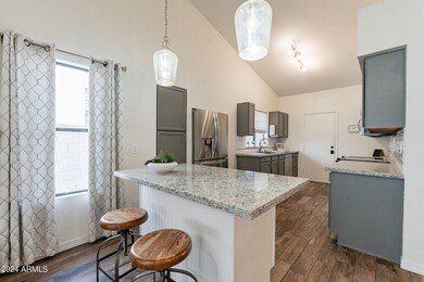 13-web-or-mls-Ivanhoe-HD-13
