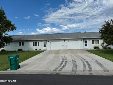 213 9th Ave SE, Mayville, ND 58257 - photo 4