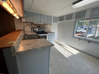 88875 Bayberry Ln unit 12, Florence, OR 97439 - photo 3