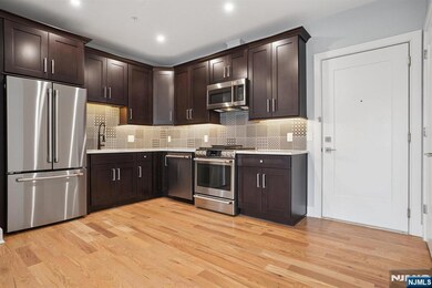 108 Montgomery St, Bloomfield, NJ 07003 - photo 4