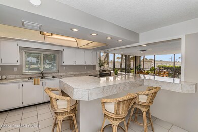Kitchen Bar 2