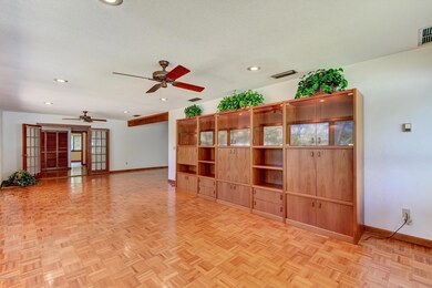 5-Living Room Area