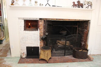 28 Franklin St, Newburyport, MA 01950 - photo 2