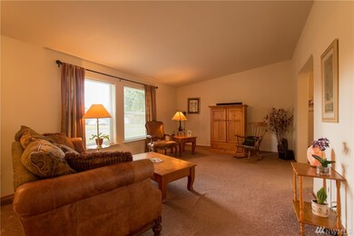 8716 Whitewood Loop SE, Yelm, WA 98597 - photo 4