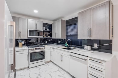 3119 8th St, Des Moines, IA 50313 - photo 7