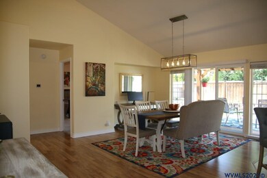 585 Pine Ct, Creswell, OR 97426 - photo 6