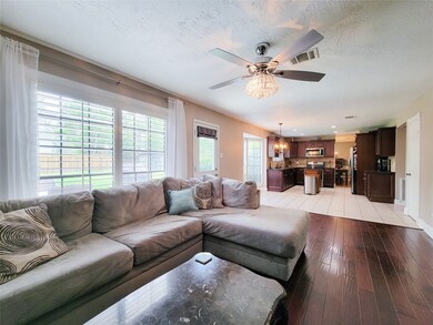 8310 Lime Springs Dr, Houston, TX 77095 - photo 3