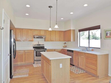 6 Kitchen 1