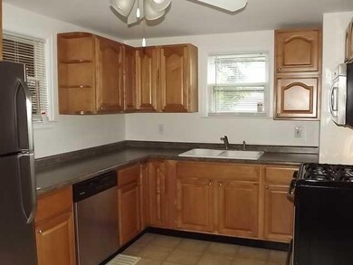 Kitchen Great looking kitchen with lots of work sp