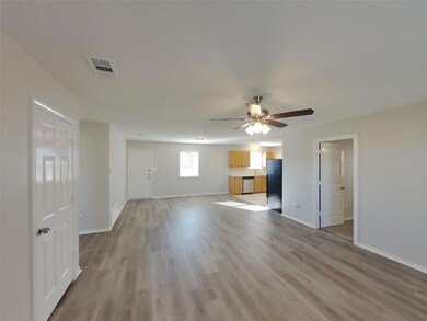 318 Kathy Ln, Granbury, TX 76049 - photo 3