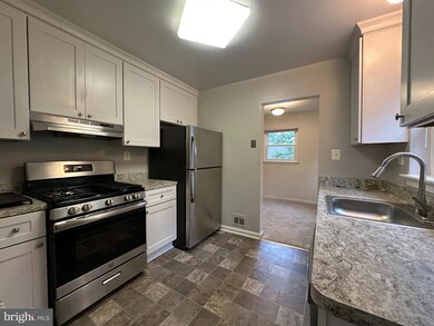 2237 Highland Ave, Falls Church, VA 22046 - photo 6