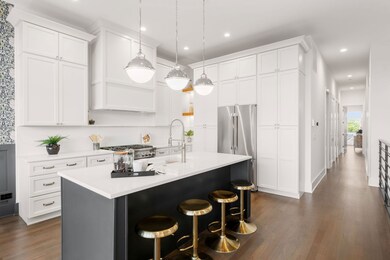 1426 W Irving Park Rd unit 4, Chicago, IL 60613 - photo 3