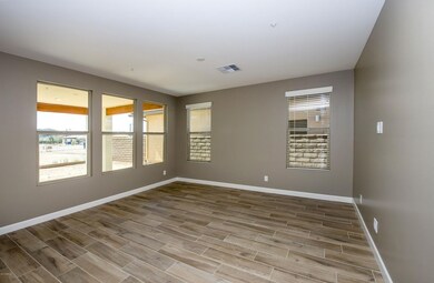 006_Family Room