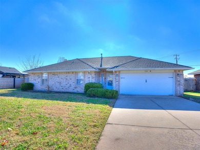 104 SE 34th St, Moore, OK 73160 - photo 3