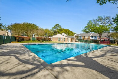 10230 Briar Forest Dr unit 22, Houston, TX 77042 - photo 4