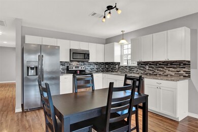 315 W Bond St, Denison, TX 75020 - photo 5