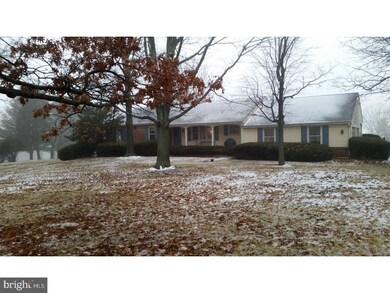 897 Lederach Cross Rd, Schwenksville, PA 19473 - photo 2