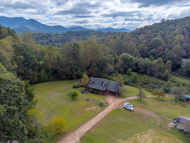 36 Halfway Back Ln, Franklin, NC 28734 - photo 4