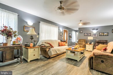 1014 Quaint Acres Ln, Berkeley Springs, WV 25411 - photo 3