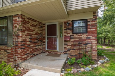 3202 Greenleaf-3