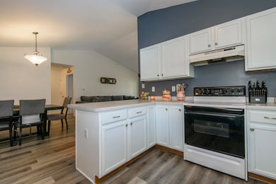 18520H Emerald Cir-07