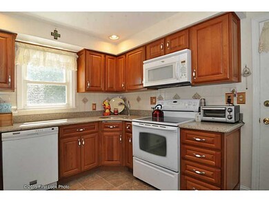 255 Forest Ave, Middletown, RI 02842 - photo 4