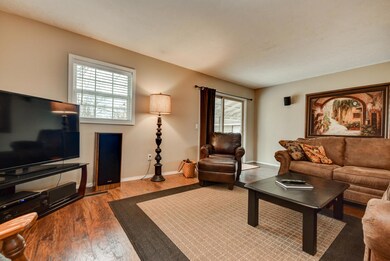 1702 W Crestview-3