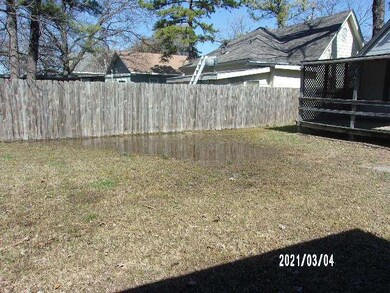 317 S Grand Ave, Gainesville, TX 76240 - photo 7