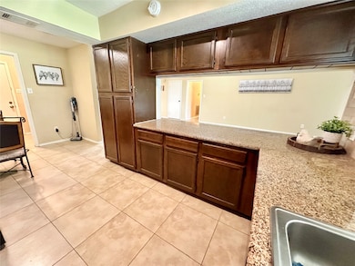 244 E Castle Harbour Dr, Friendswood, TX 77546 - photo 5