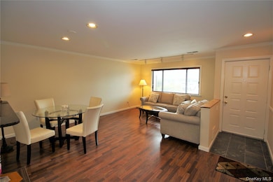 100 Daly Blvd unit 2713, Oceanside, NY 11572 - photo 5
