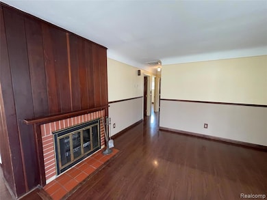 38330 Newcastle St, Clinton Township, MI 48036 - photo 6