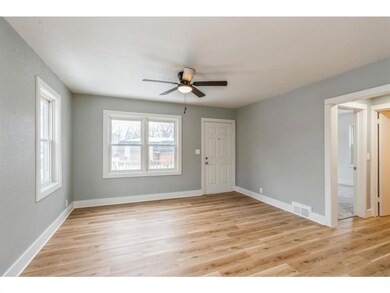 915 Leach Ave, Des Moines, IA 50315 - photo 7
