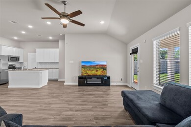 1196 Filly Creek Dr, Alvin, TX 77511 - photo 6