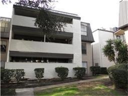 8427 Hearthwood Dr unit 21, Houston, TX 77040 - photo 2