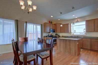 Island with breakfast bar