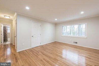 7004 Hastings Dr, Capitol Heights, MD 20743 - photo 5